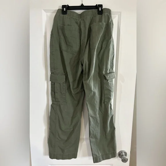 Abercrombie & Fitch Sage Green Cargo Pants - Picture 3 of 4